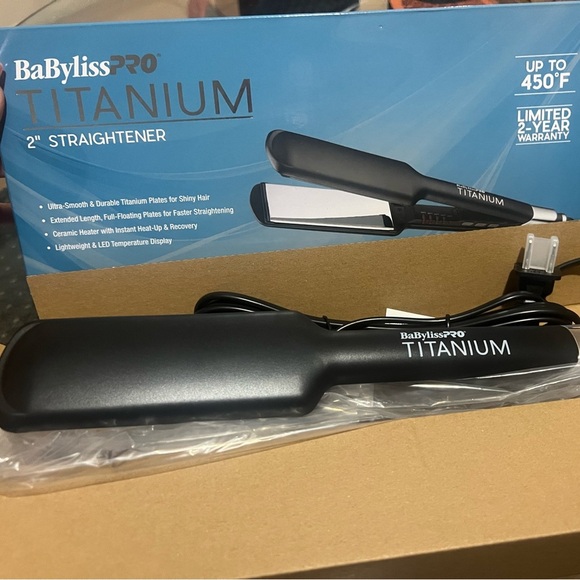BaBylissPRO Titanium Hair Straightener - Picture 1 of 5